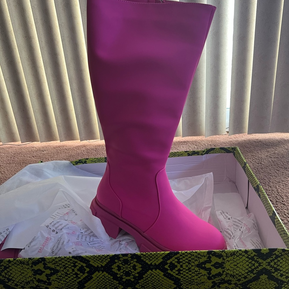 NEW-NEVER WORN!!!